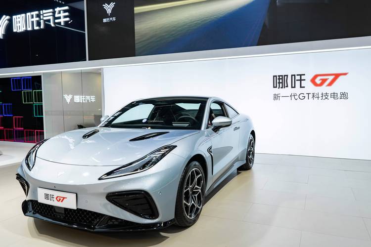 重庆铜梁区万盛耀企业管理咨询哪吒汽车在智能汽车领域的表现，领途汽车在新能源汽车市场中的影响力